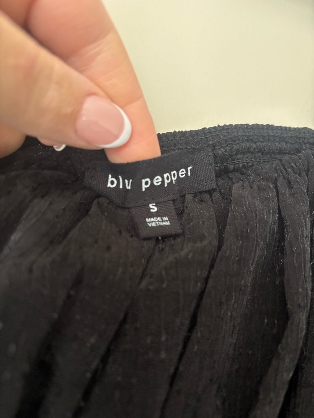 Blu Pepper | S | Black Tiered Long Sleeve Midi Dress - Picture 4 of 4